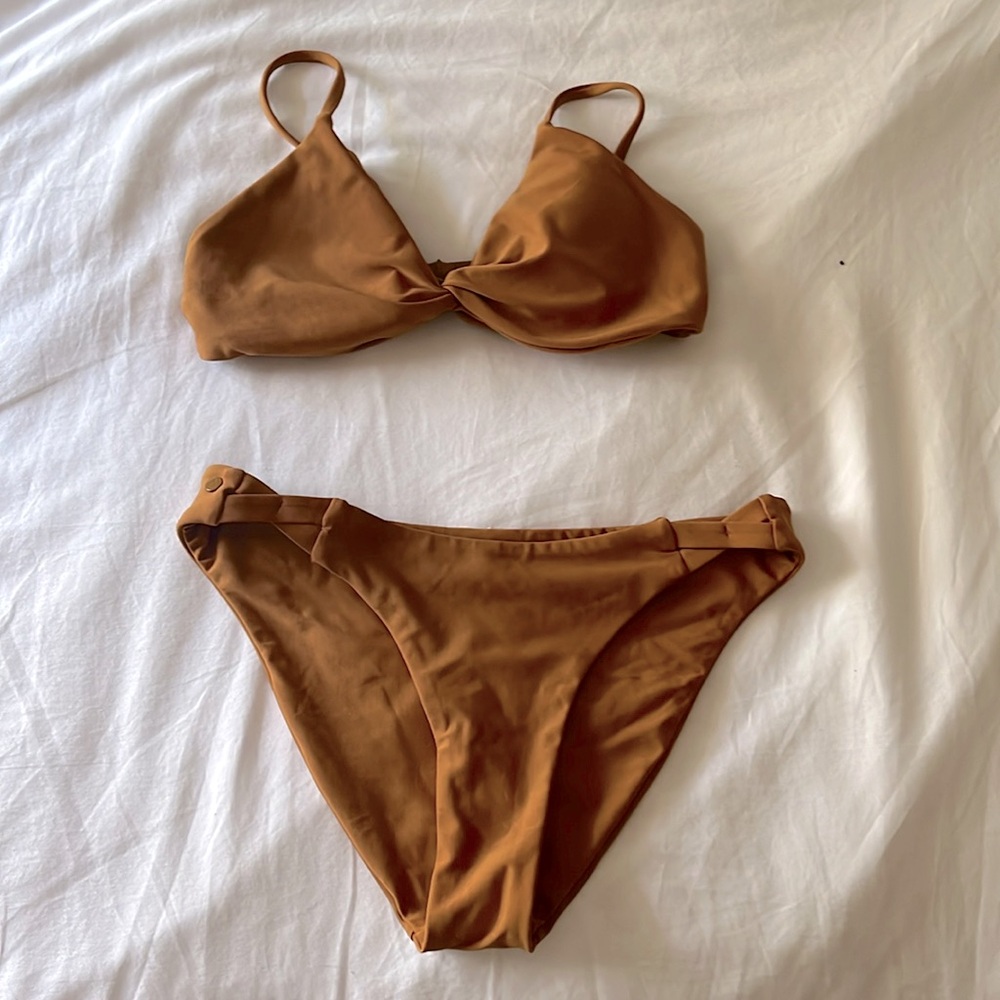 O’Neill Malibu Twist Top with matching bottoms